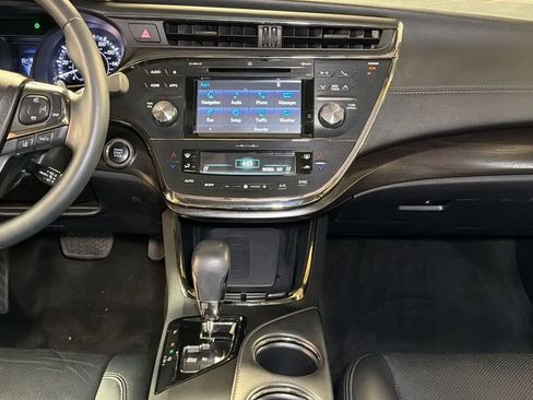 Used 2016 Toyota Avalon Limited image 15