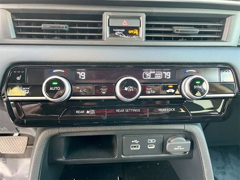 Used 2025 Honda Pilot EX-L image 15