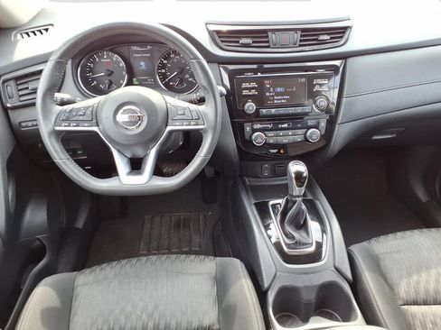 Used 2017 Nissan Rogue SV image 7