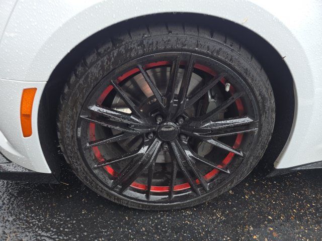 Used 2022 Chevrolet Camaro ZL1 RWD image 2
