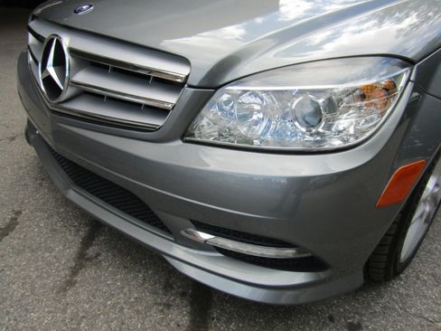 Used 2011 Mercedes-Benz C 300 4MATIC Sedan image 29