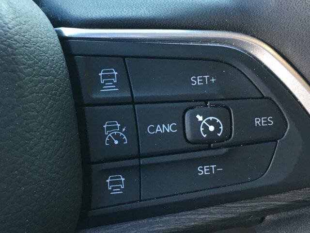 Certified 2025 Jeep Grand Cherokee L Limited w/ Luxury Tech Group II AWD/4WD image 12