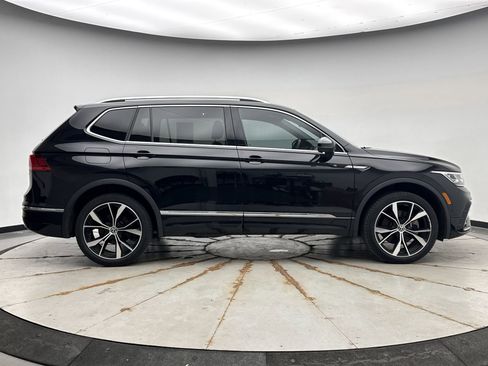 Used 2023 Volkswagen Tiguan SEL R-Line AWD/4WD image 6