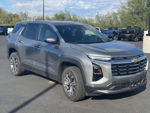 Used 2026 Chevrolet Equinox LT AWD/4WD image 9