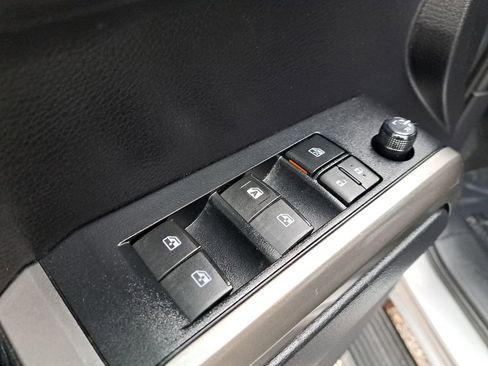 Certified 2020 Toyota Tacoma SR5 image 14