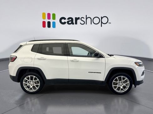 Used 2023 Jeep Compass Latitude w/ Sun and Sound Group AWD/4WD image 6