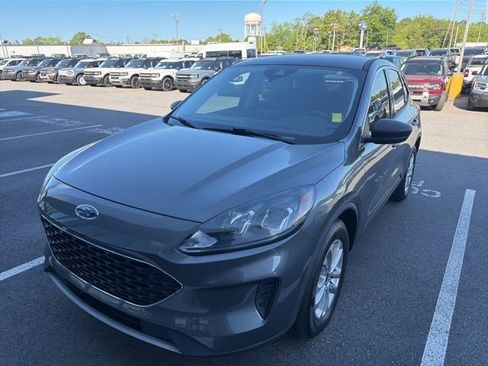 Used 2022 Ford Escape SE image 1
