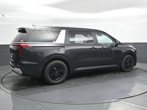 Used 2026 Kia Carnival FWD image 3