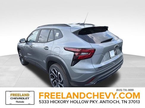 New 2026 Chevrolet Trax RS w/ Sunroof Package FWD image 4