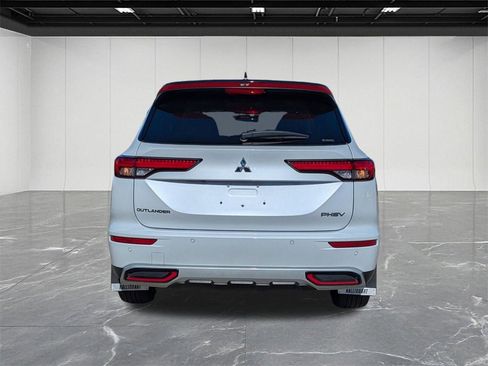 Used 2024 Mitsubishi Outlander Ralliart image 4