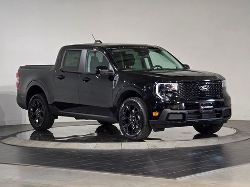 New 2025 Ford Maverick Lariat w/ Black Appearance Package image 2