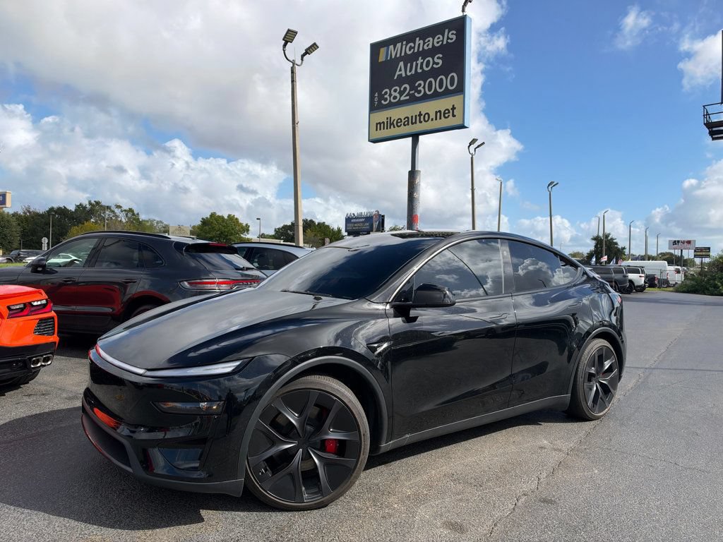 Used 2026 Tesla Model Y Performance AWD/4WD image 1