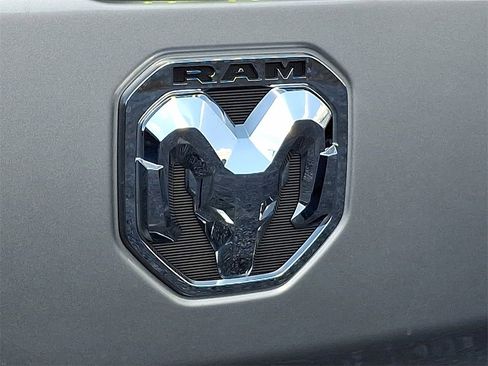 Used 2022 RAM 1500 Laramie image 32