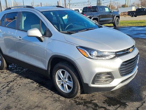 Used 2022 Chevrolet Trax LT w/ LT Convenience Package image 1