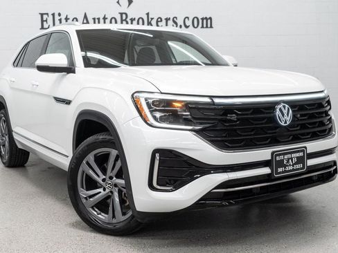 Used 2024 Volkswagen Atlas Cross Sport SEL R-Line AWD/4WD image 6