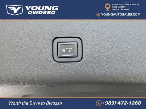 Used 2023 Chevrolet Traverse LT FWD image 30