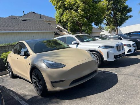Used 2023 Tesla Model Y Performance AWD/4WD image 4