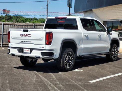 Used 2024 GMC Sierra 1500 AT4 w/ Technology Package image 4