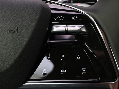 New 2026 Cadillac Vistiq Sport w/ LPO, Floor Liner Package image 34