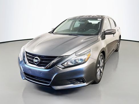 Used 2017 Nissan Altima 2.5 SR image 4