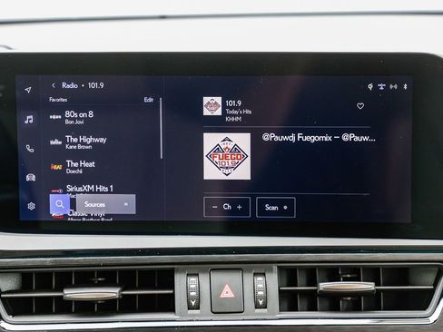 Used 2025 Lexus ES 300h w/ Accessory Package (Z2) FWD image 12