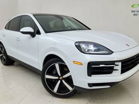 Used 2025 Porsche Cayenne Coupe AWD/4WD image 1