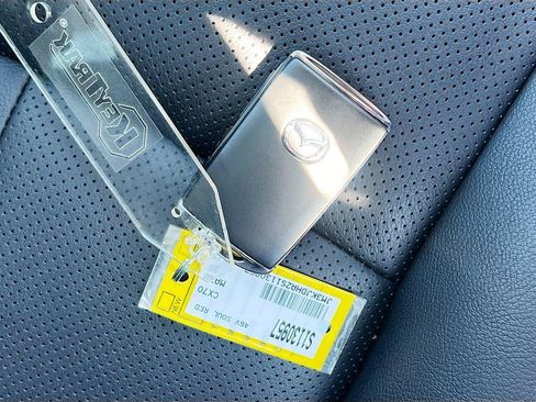 Used 2025 MAZDA CX-70 Plug-In Hybrid w/ Premium Pkg image 37