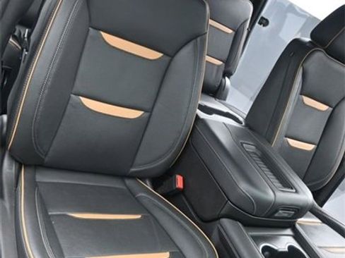 Used 2023 GMC Yukon XL AT4 w/ AT4 Premium Plus Package image 18