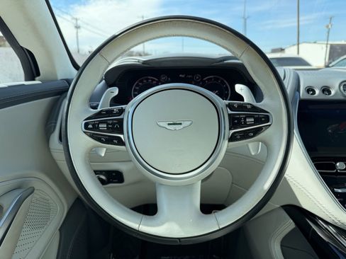Used 2021 Aston Martin DBX image 13