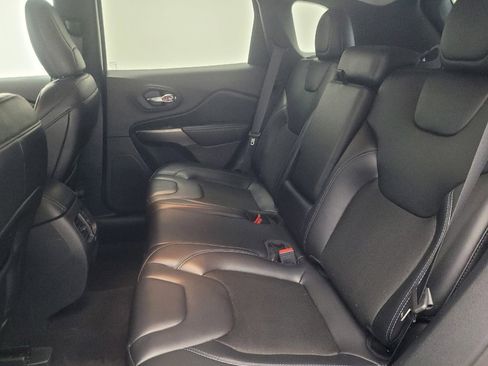 Used 2020 Jeep Cherokee Latitude Plus w/ Cold Weather Group image 18