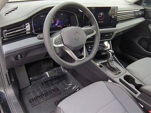 New 2026 Volkswagen Jetta SE image 9