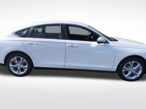 Used 2025 Honda Accord LX image 9