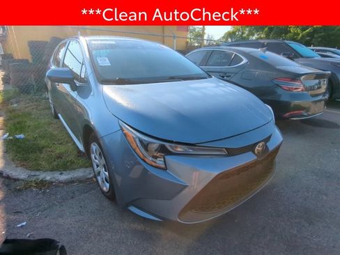 Used 2022 Toyota Corolla LE FWD image 3