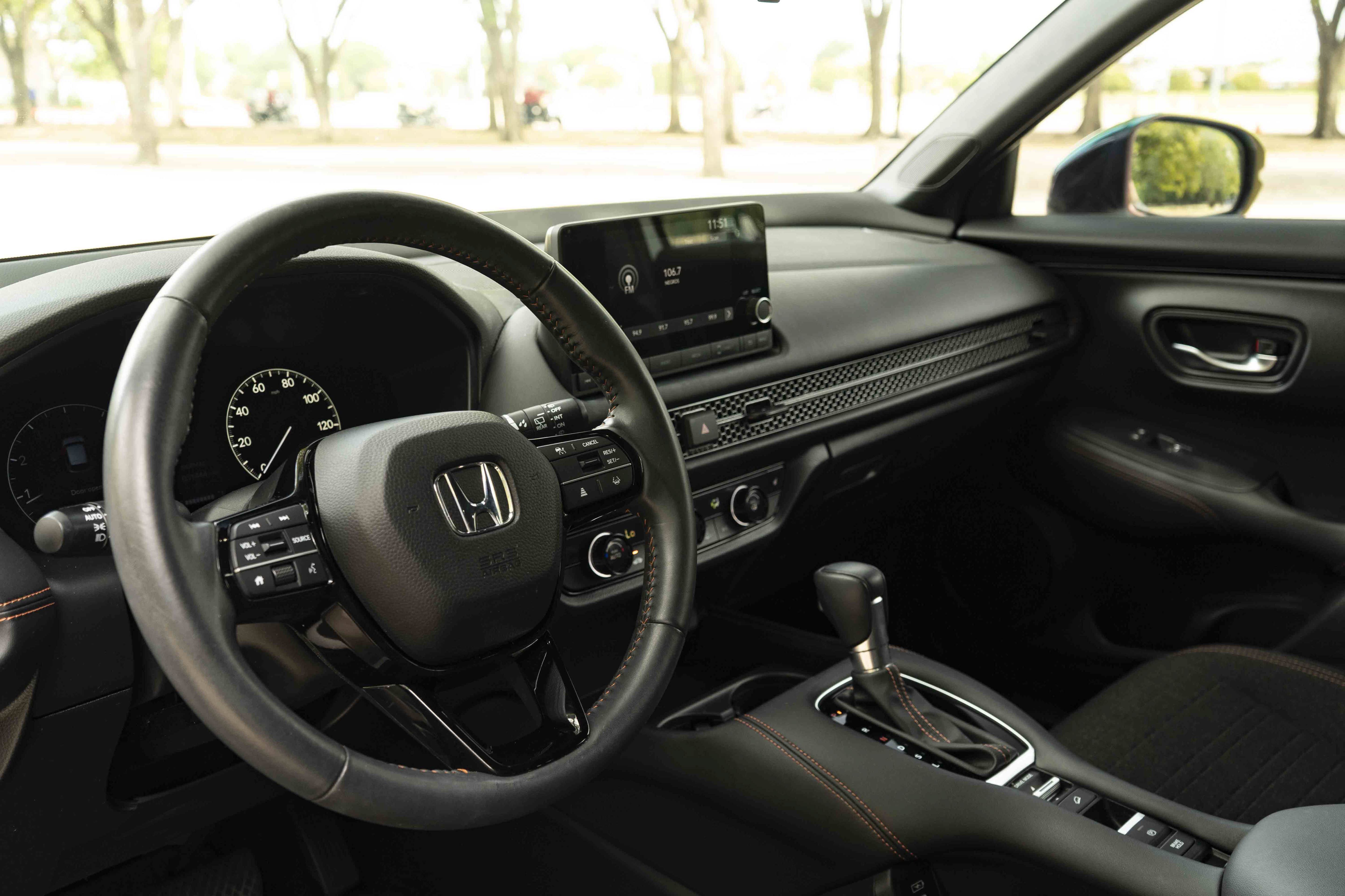 Used 2024 Honda HR-V Sport image 16