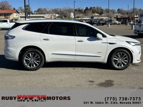 Used 2024 Buick Enclave Avenir image 8