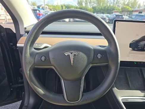 Used 2024 Tesla Model Y 2WD image 7