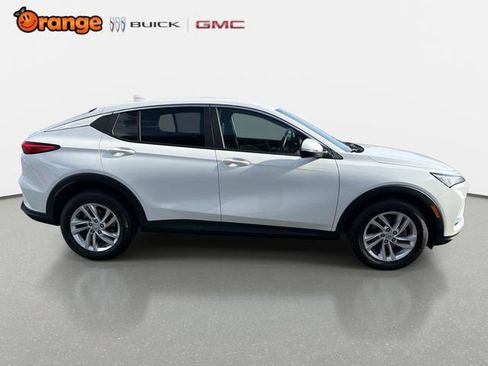 Used 2025 Buick Envista Preferred w/ Convenience I Package FWD image 2