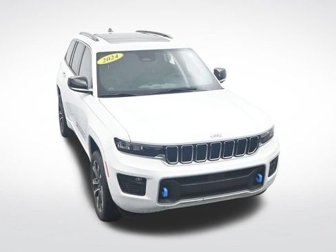 Used 2023 Jeep Grand Cherokee Overland AWD/4WD image 32
