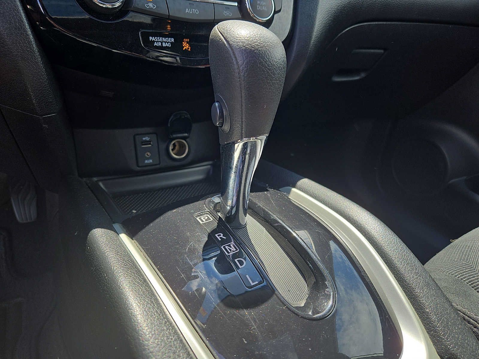 Used 2016 Nissan Rogue SV w/ SV Moonroof Package AWD/4WD image 15