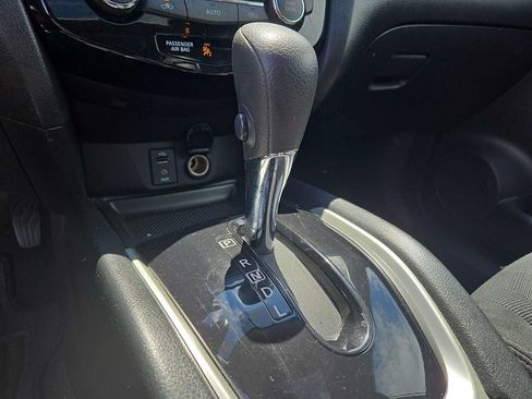 Used 2016 Nissan Rogue SV w/ SV Moonroof Package AWD/4WD image 15