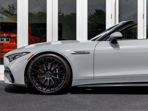 Used 2024 Mercedes-Benz SL 63 AMG 4MATIC image 14