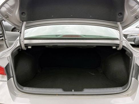 Used 2023 Hyundai Elantra SE image 8