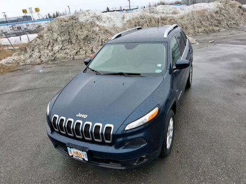 Certified 2018 Jeep Cherokee Latitude Plus w/ Cold Weather Group AWD/4WD image 1