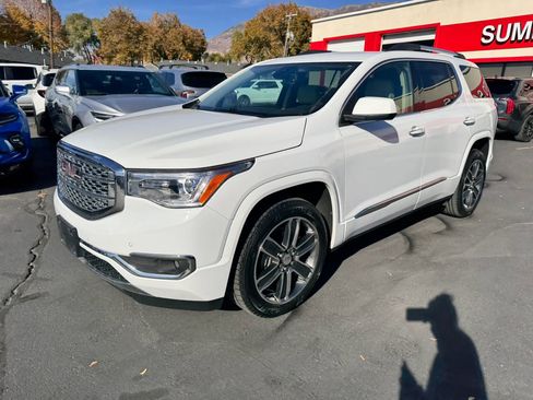 Used 2019 GMC Acadia Denali image 8