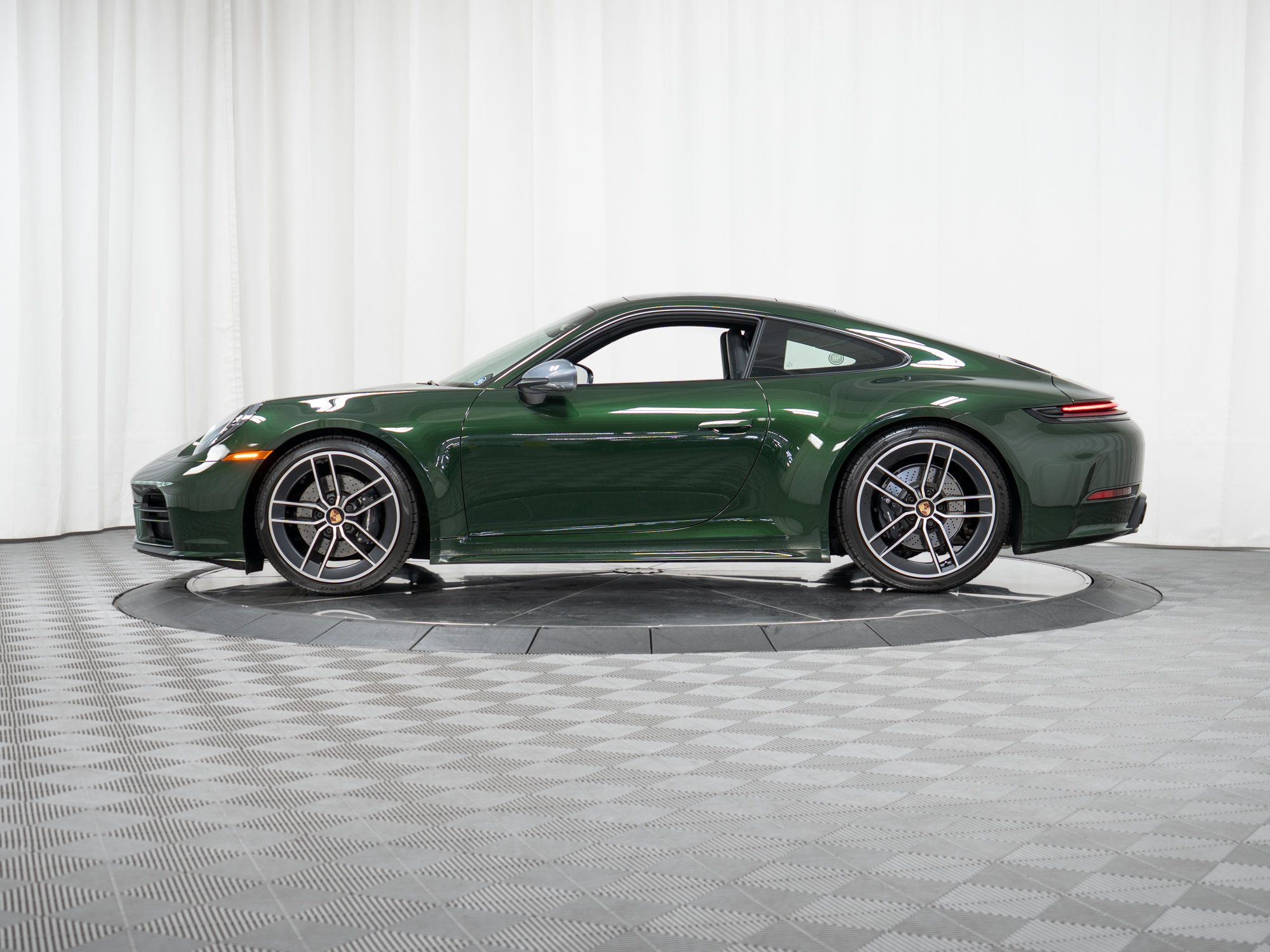 Certified 2026 Porsche 911 Carrera T RWD image 34