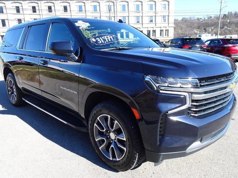 Used 2021 Chevrolet Suburban LT image 4
