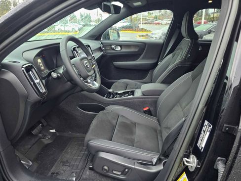 Used 2023 Volvo XC40 Recharge Ultimate w/ Protection Package Premier image 24