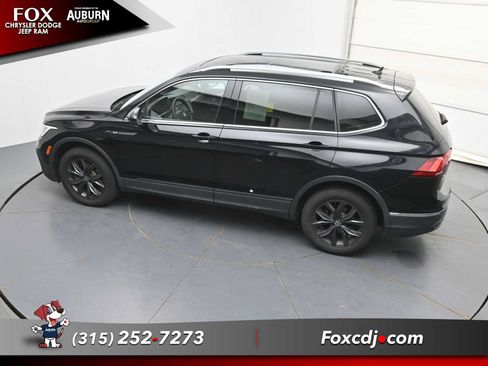 Used 2024 Volkswagen Tiguan SE w/ Panoramic Sunroof Package AWD/4WD image 30