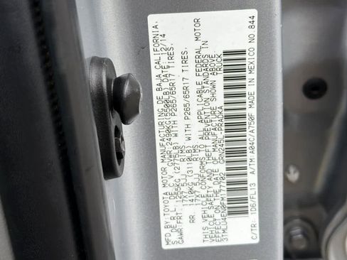 Used 2015 Toyota Tacoma 4x4 Double Cab w/ TRD Sport Package image 28