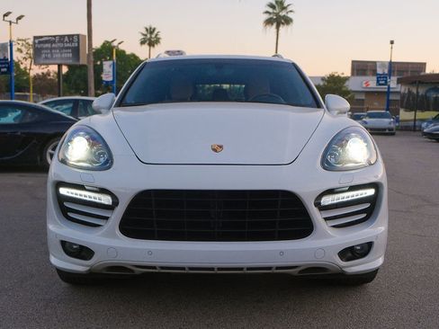Used 2014 Porsche Cayenne GTS image 2